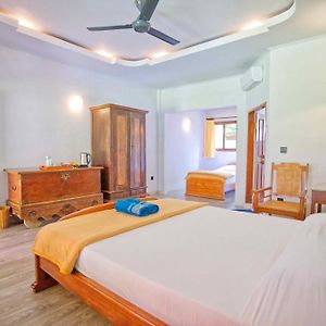 Uns Hotel - Bali